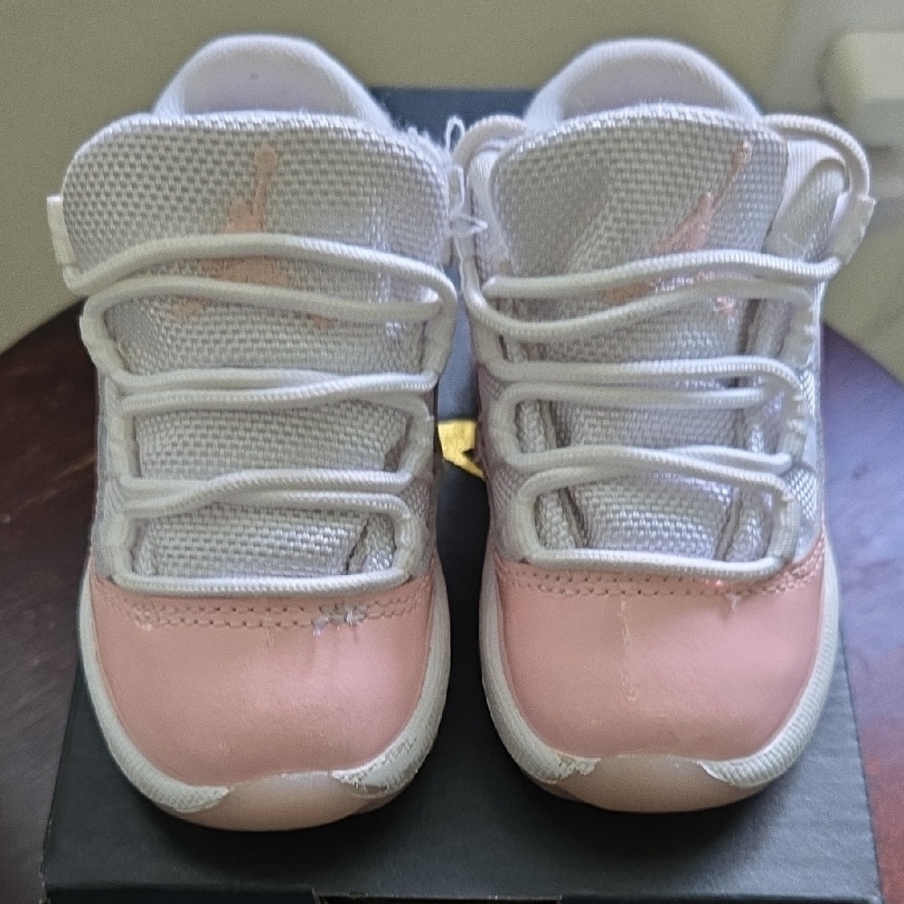 JORDAN 11 Retro Low 5c White Pink